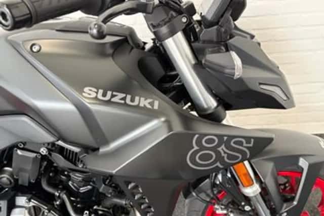 Suzuki GSX-8S (2025) thumbnail 3