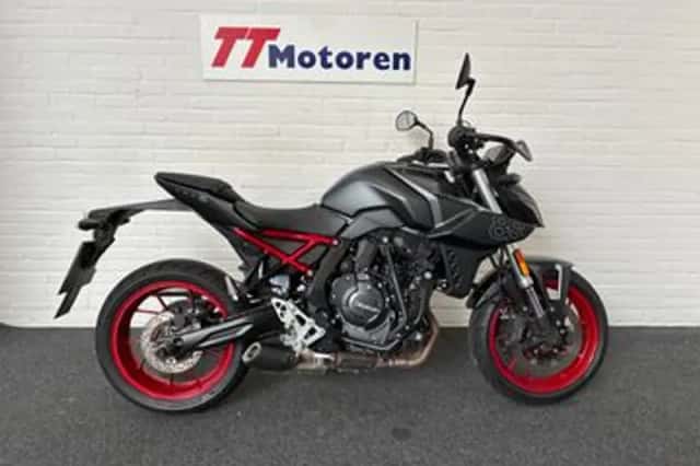 Suzuki GSX-8S (2025) thumbnail 1