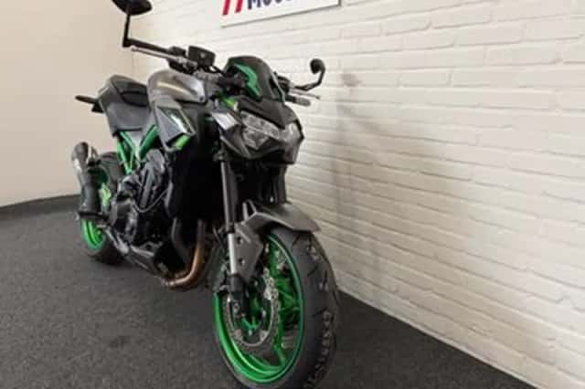 Kawasaki Z900 (2024) thumbnail 3