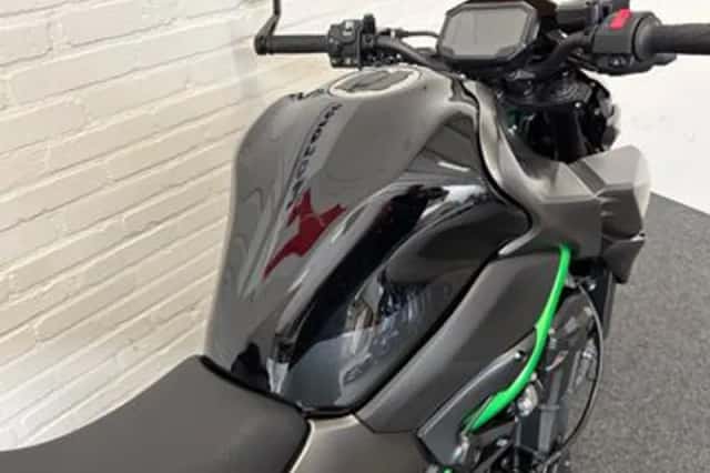 Kawasaki Z900 (2024) thumbnail 5