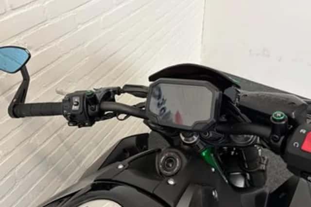 Kawasaki Z900 (2024) thumbnail 6