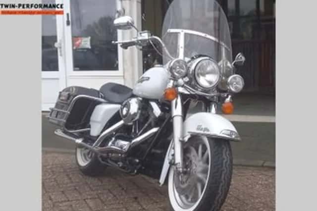 HARLEY-DAVIDSON ROAD KING CLASSIC FLHRC (1998) thumbnail 5