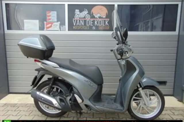 Honda SH 150i C-ABS (2015) thumbnail 1