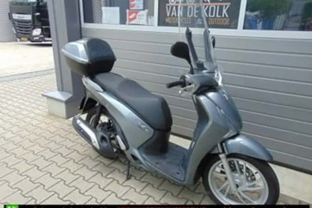 Honda SH 150i C-ABS (2015) thumbnail 3