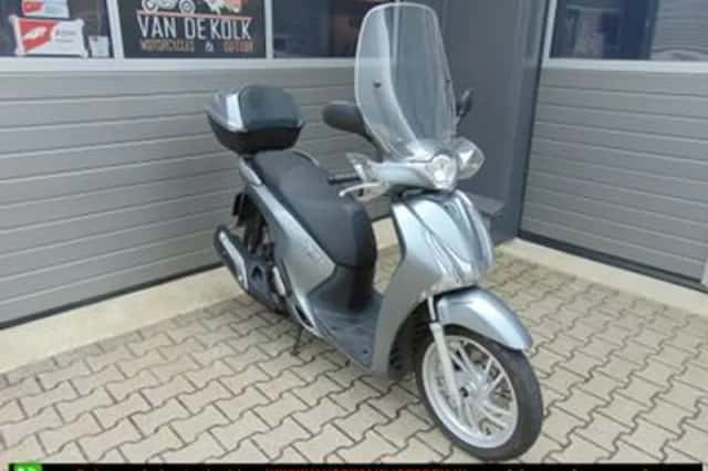 Honda SH 150i C-ABS (2015) thumbnail 4
