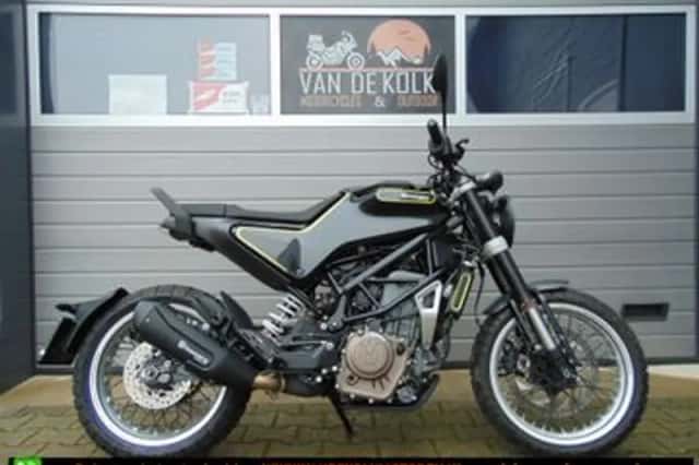HUSQVARNA SVARTPILEN 401 (2019) thumbnail 1