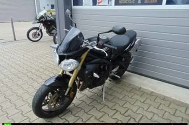 Triumph Street Triple (2007) thumbnail 6
