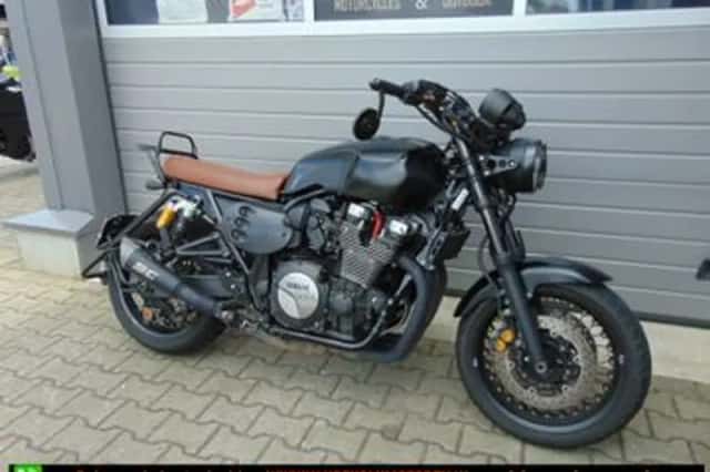 Yamaha XJR1300 Racer (2018) thumbnail 5