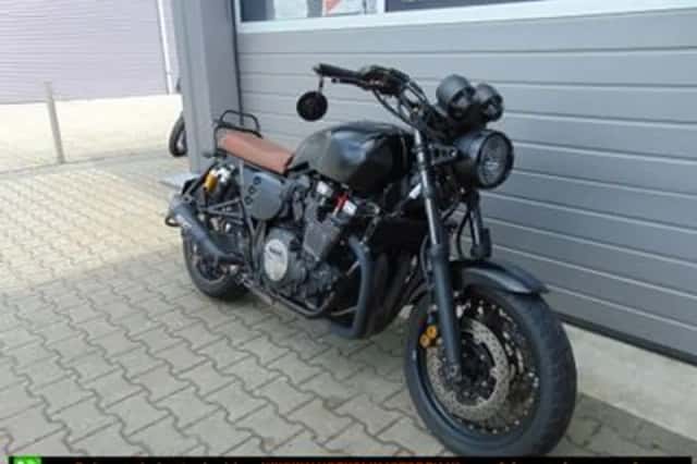 Yamaha XJR1300 Racer (2018) thumbnail 6