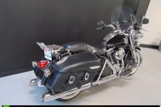 HARLEY-DAVIDSON ROAD KING CLASSIC FLHRC (2009) thumbnail 2