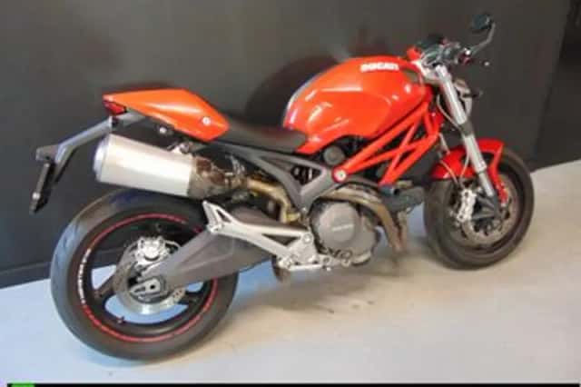 DUCATI M 696 (2008) thumbnail 3