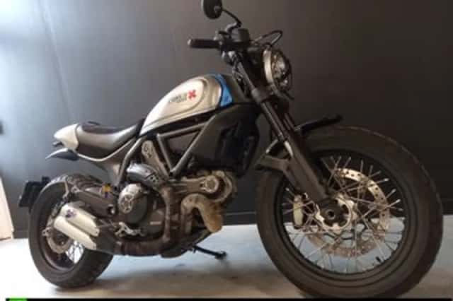 Ducati Scrambler CAFE RACER (2017) thumbnail 6