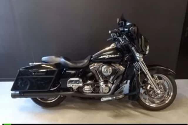 HARLEY-DAVIDSON STREET GLIDE FLHXI (2006) thumbnail 1