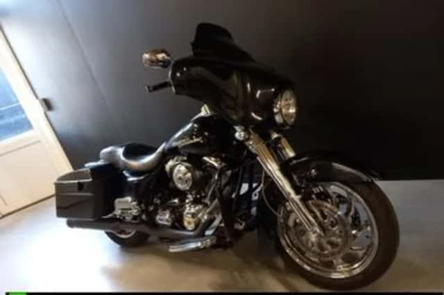 HARLEY-DAVIDSON STREET GLIDE FLHXI (2006) thumbnail 5