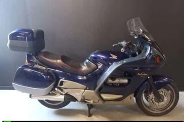 Honda ST 1100 PAN European (1995) thumbnail 2