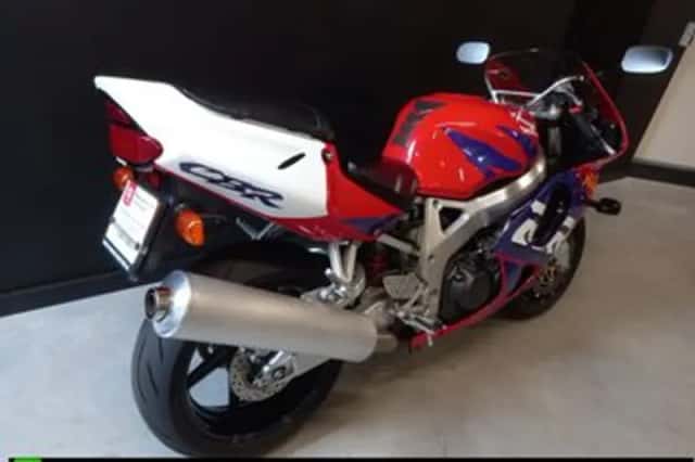 Honda CBR 900 RR Fireblade (1998) thumbnail 2