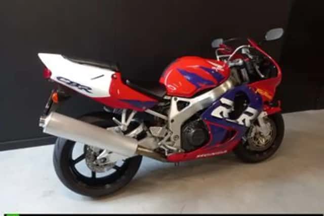 Honda CBR 900 RR Fireblade (1998) thumbnail 3