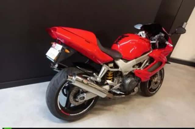 Honda VTR 1000 F Firestorm (1998) thumbnail 2