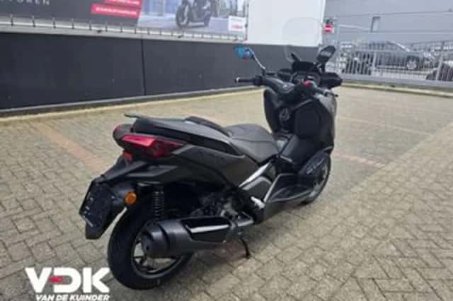 Yamaha Xmax 300 Tech MAX (2026) thumbnail 4
