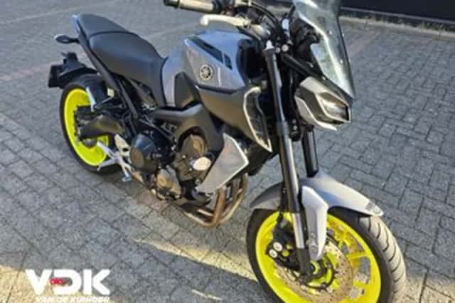 Yamaha MT-09 (2017) thumbnail 2