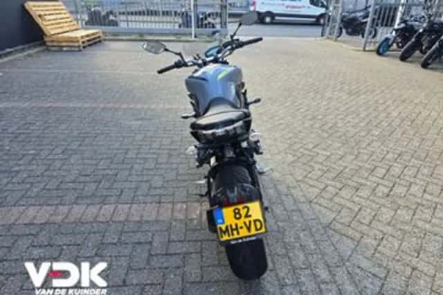 Yamaha MT-09 (2017) thumbnail 6