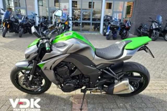 Kawasaki Z1000 (2016) thumbnail 5