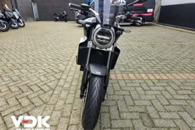 Honda CB1000R (2019) thumbnail 6