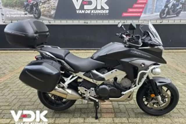 Honda VFR 800 X Crossrunner (2015) thumbnail 1