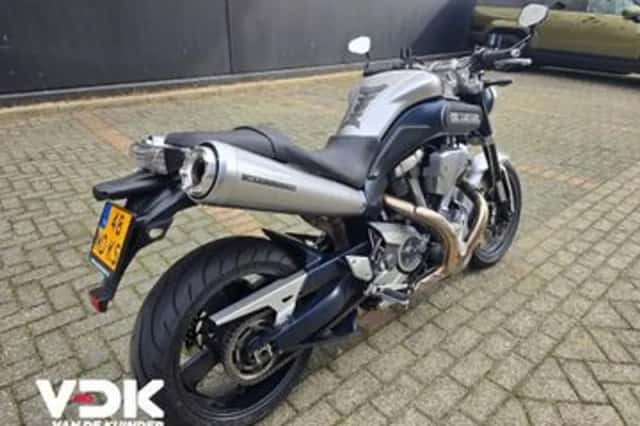 Yamaha MT-01 (2005) thumbnail 4