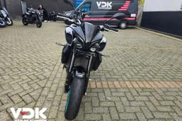 Yamaha MT-10 (2024) thumbnail 6