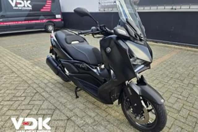 Yamaha Xmax 300 Tech MAX (2024) thumbnail 2
