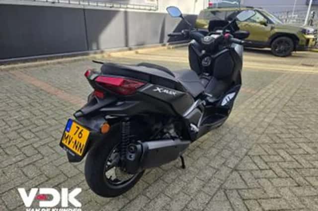 Yamaha Xmax 300 Tech MAX (2024) thumbnail 4