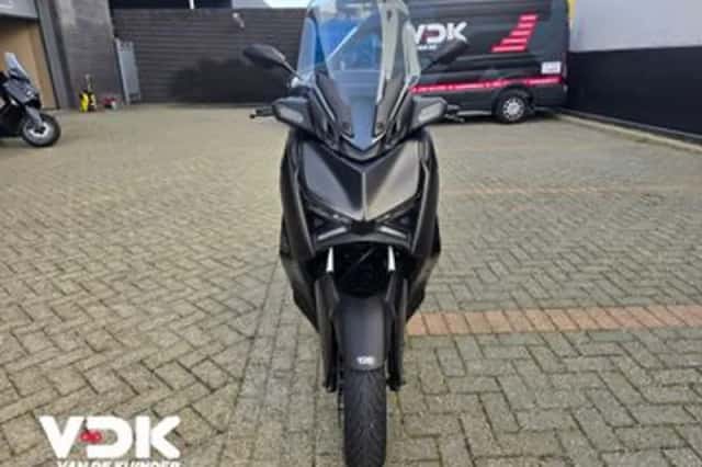 Yamaha Xmax 300 Tech MAX (2024) thumbnail 6