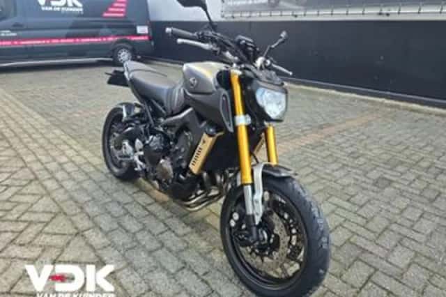 Yamaha MT-09 (2015) thumbnail 2