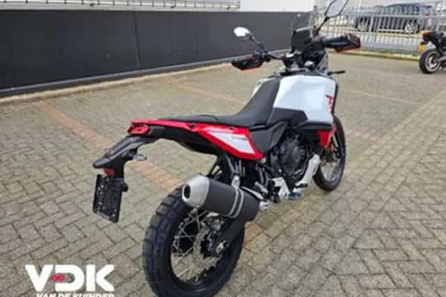 Yamaha Tenere 700 WORLD RAID (2026) thumbnail 4