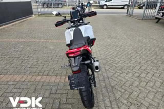 Yamaha Tenere 700 WORLD RAID (2026) thumbnail 5