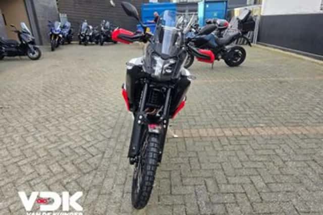Yamaha Tenere 700 WORLD RAID (2026) thumbnail 6