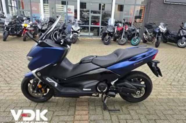 Yamaha Tmax DX (2019) thumbnail 3
