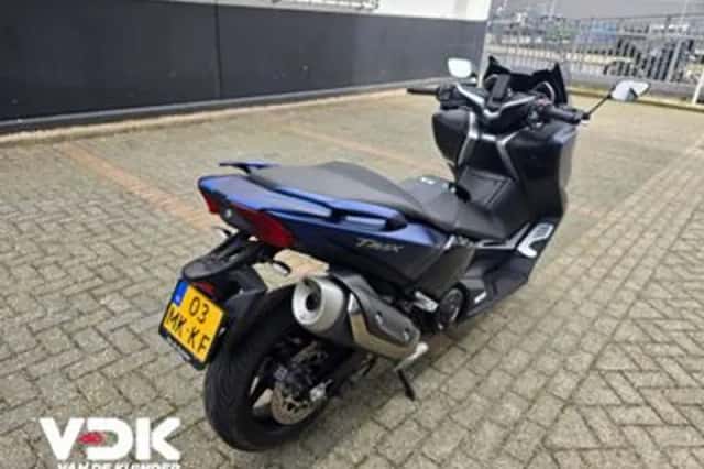 Yamaha Tmax DX (2019) thumbnail 4