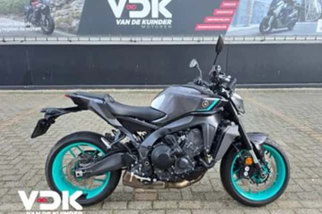 Yamaha MT-09 Y-AMT (2024) thumbnail 1