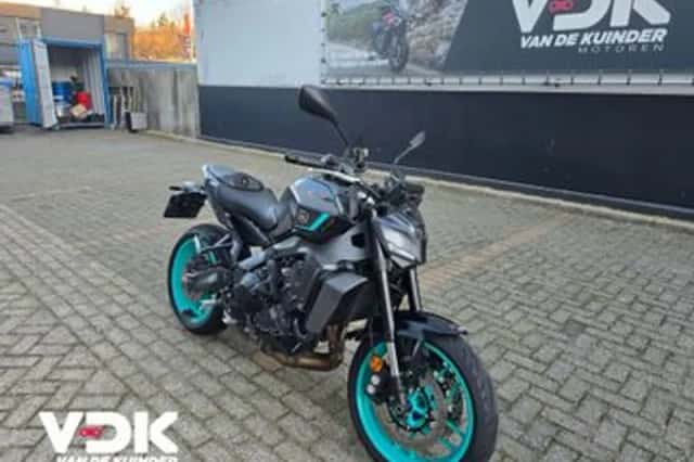 Yamaha MT-09 Y-AMT (2024) thumbnail 2