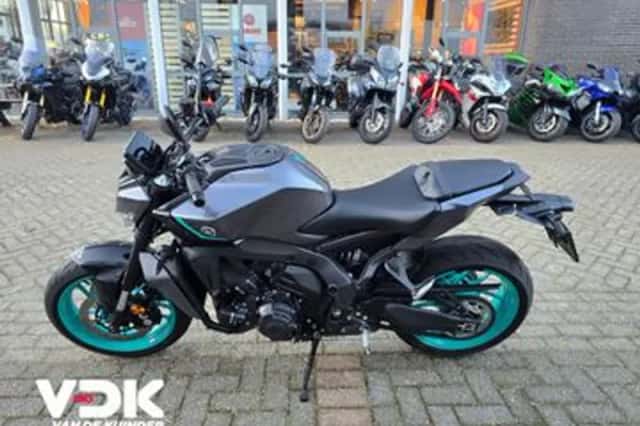 Yamaha MT-09 Y-AMT (2024) thumbnail 3