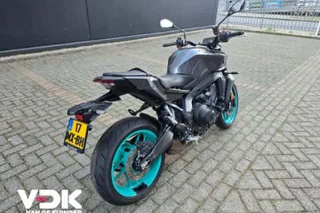 Yamaha MT-09 Y-AMT (2024) thumbnail 4