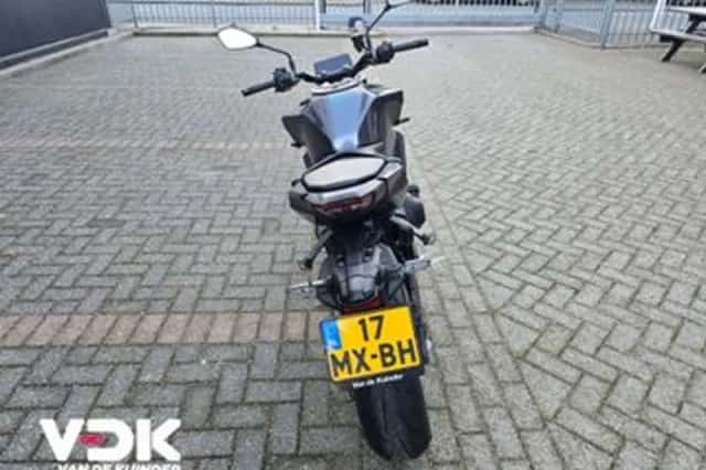 Yamaha MT-09 Y-AMT (2024) thumbnail 5