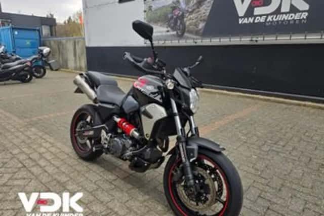 Yamaha MT-03 (2012) thumbnail 2