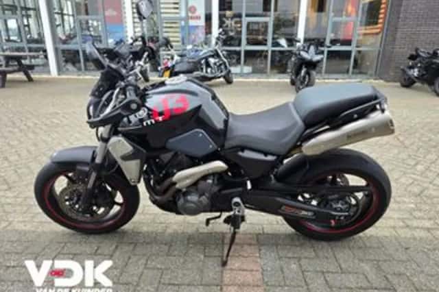 Yamaha MT-03 (2012) thumbnail 3