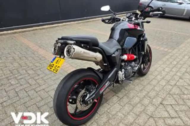 Yamaha MT-03 (2012) thumbnail 4