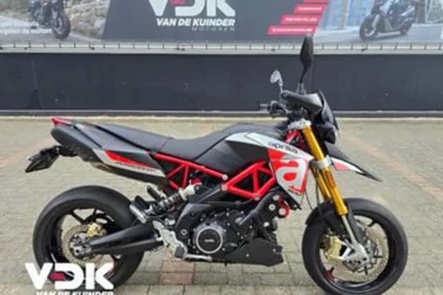 Aprilia Dorsoduro 900 (2017) thumbnail 1