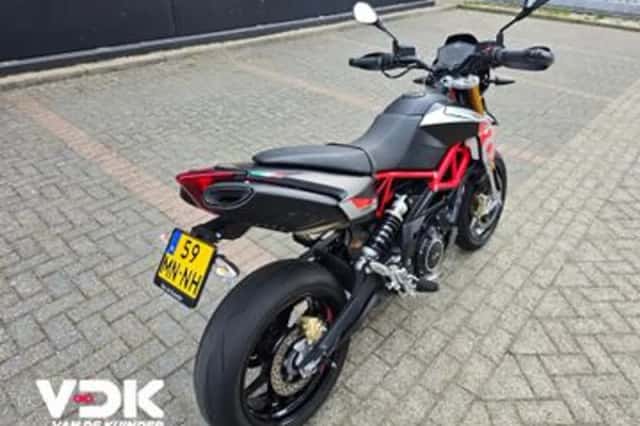 Aprilia Dorsoduro 900 (2017) thumbnail 4