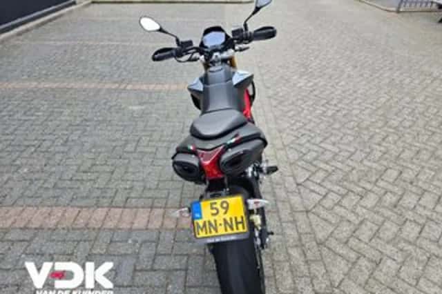 Aprilia Dorsoduro 900 (2017) thumbnail 5